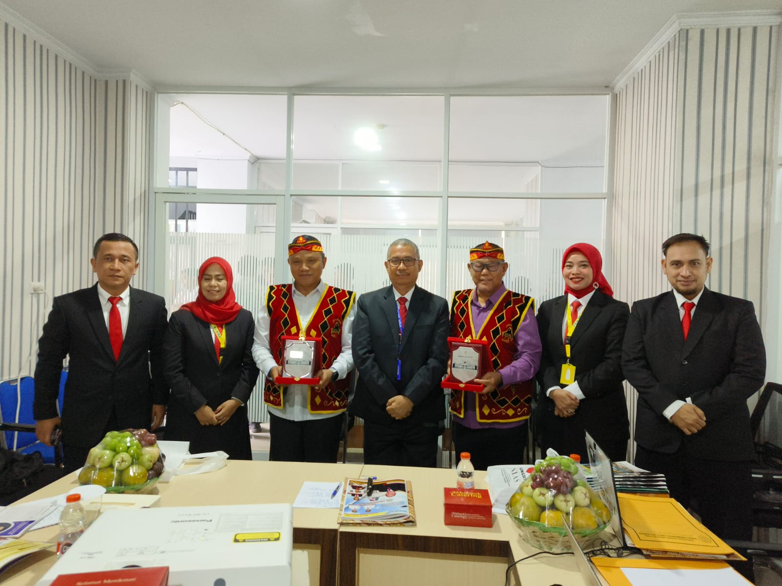 SEKDA KABUPATEN NIAS PAPARKAN IMPLEMENTASI PROYEK PERUBAHAN PADA SEMINAR EVALUASI PKN TINGKAT II ANGKATAN XI BPSDM PROVSU